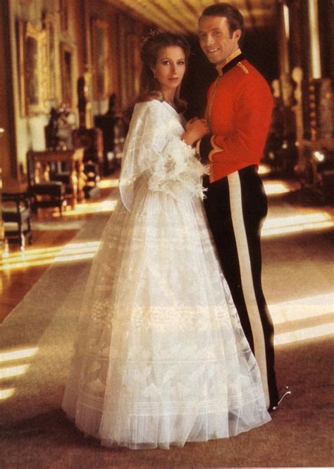 Lady helen windsor and tim taylor at their july 1992 wedding. HAPPY BIRTHDAY, ANNE, PRINCESS ROYAL! The Queen's daughter ...
