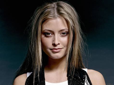 hot wallpapers australian model actress and singer holly valance hd wallpapers