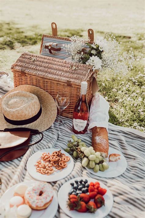Pin By Liv P On Healthy Eats In 2020 Picnic Inspiration Picnic