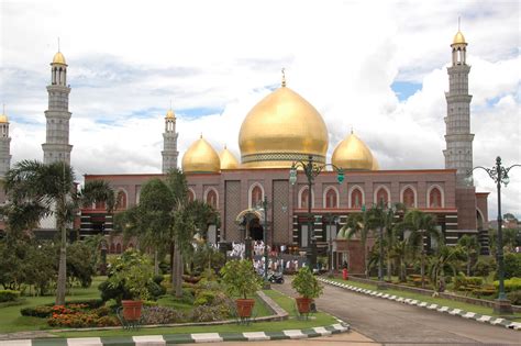 Mari Sejenak Menikmati Keindahan Masjid Kubah Mas Depok