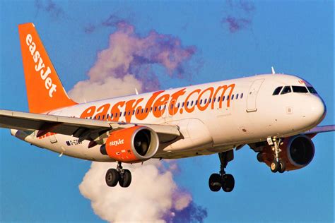Screaming Passenger Attempts To Hijack Easyjet A320 Plane Mid Air Aerotime
