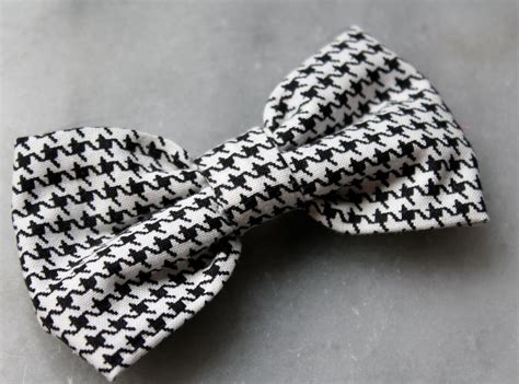 Houndstooth Bow Tie For Refined English Style