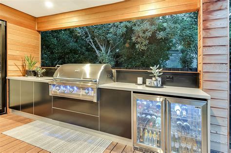 10 Indoor Outdoor Kitchen Ideas
