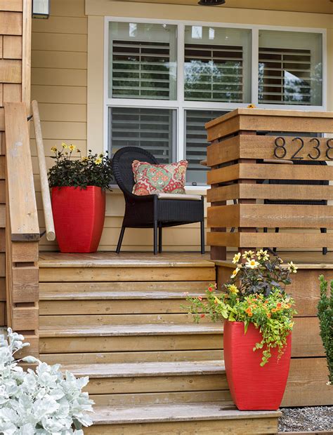 Find ideas and inspiration for horizontal deck photo cred: 18 Creative Deck Railing Ideas to Update Your Outdoor ...