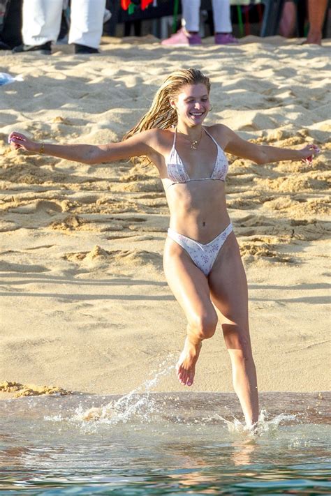 Josie Canseco Zeigt Ihre Nackten Titten Am Strand Von Cabo Fotos