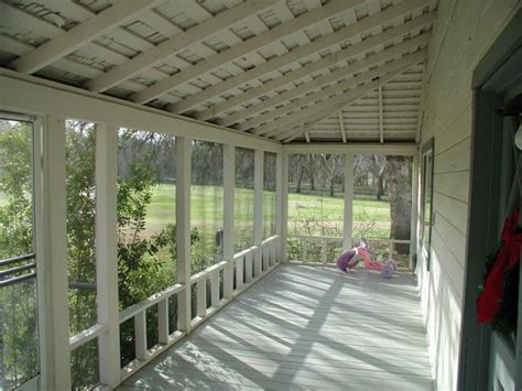 30 stunning interior living spaces with exposed ceiling trusses. exposed beam and rafters | Farmhouse style, House design ...