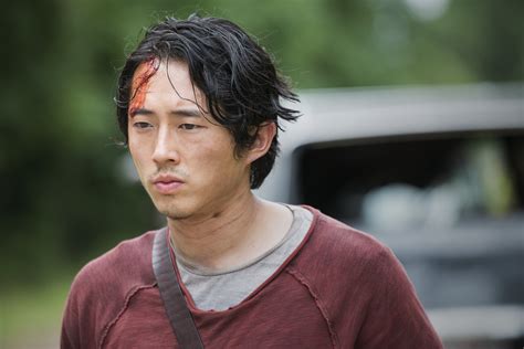 The Walking Dead Steven Yeun In Una Scena Dellepisodio Intitolato