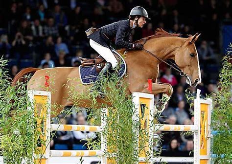 .as cores de portugal luciana diniz aposentou dois de seus grandes cavalos de concurso: 10-59-d0142-luciana-diniz-POR-as-taro-oldb / Jumping ...