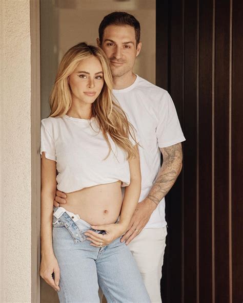 Bachelor S Amanda Stanton Pregnant With Third Baby First With Michael