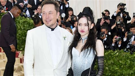Elon Musk Der Tesla Boss Pr Sentiert Seine Neue Freundin Stern De