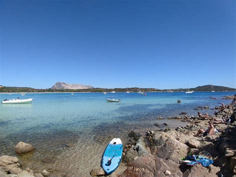 In der nähe von san teodoro im osten sardiniens wimmelt es nur so von traumstränden. SUP auf Sardinien - der alternative Reise- und Fußballblog