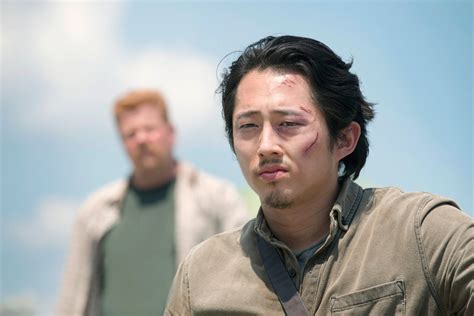 steven yeun as glenn rhee the walking dead season 6 episode 1