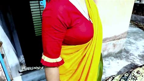bengali aunty hot show in red and yellow saree