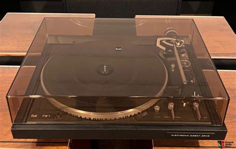 Dual Turntable With Audio Technica At Sa With Original Atn