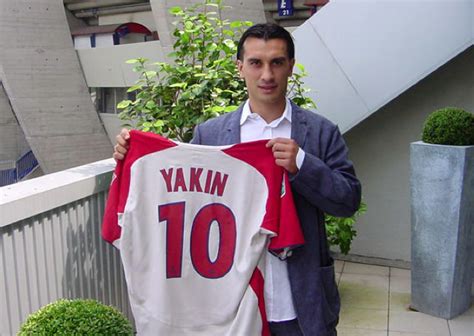 Hakan yakın (22 şubat 1977, basel), türk asıllı i̇sviçreli eski futbolcudur. Paris.canal-historique21 août 2003, il y a 17 ans : Hakan ...