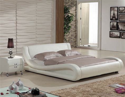 Us Pride Furniture Dona Contemporary Faux Leather Platform Bed White