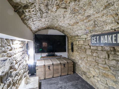 Cosy Cave Stanhope Castle Stanhope Dog Friendly Holiday Cottage In