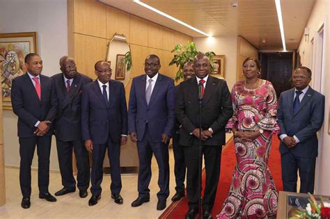 Entretien Du Président De La République Avec Le Ministre Angolais Des Relations Extérieures
