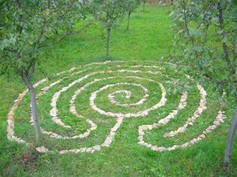 Creative Garden Labyrinth Design Ideas 22