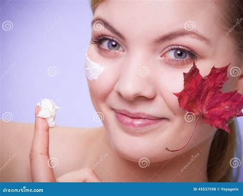 1900 Skincare Face Young Woman Cream Leaf Stock Photos Free
