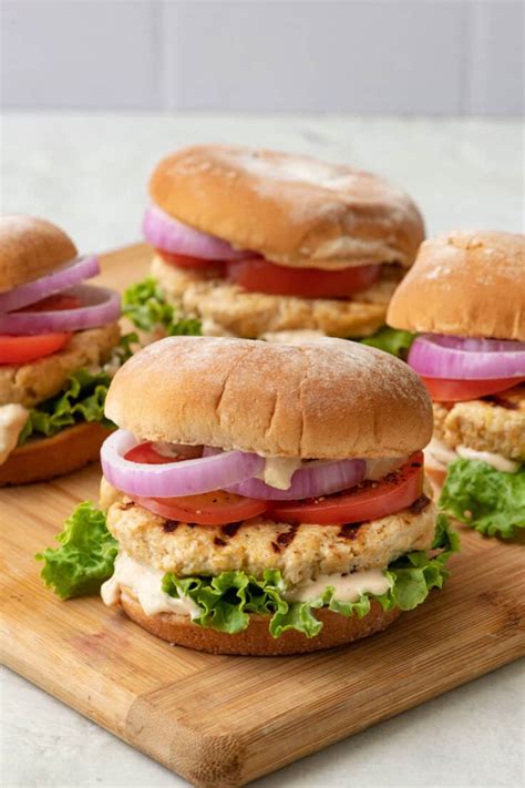 Super Juicy Grilled Chicken Burgers Feel Good Foodie