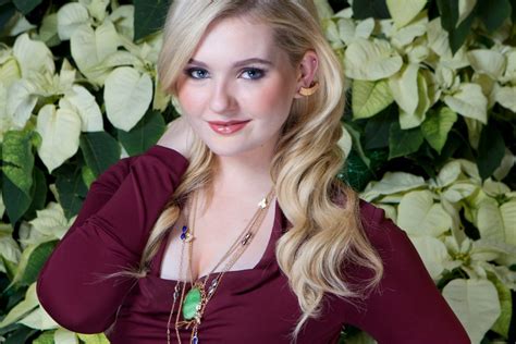 Abigail Breslin Goes From Geeky To Glam New York Post