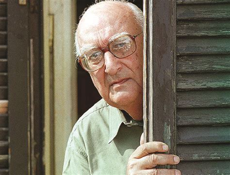 «nell'estate del 1995 trovai, tra vecchie carte di casa, un decreto ministeriale per la concessione di una linea telefonica privata. Andrea Camilleri, giostra sublime tra vero e falso - La ...