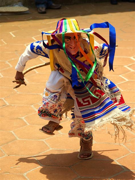 La Danza De Los Viejitos Tradiciones De Michoacan Mexico People
