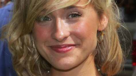 Smallville Star Allison Mack ‘wants Plea Deal Over Nxivm Sex Cult Charges