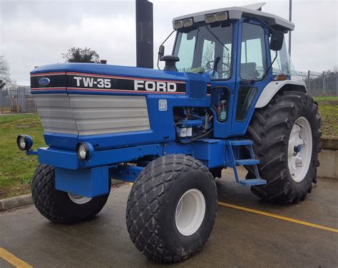 Flurry Of Fine Ford Tractors Brings Nostalgic End To 2018 Agrilandie