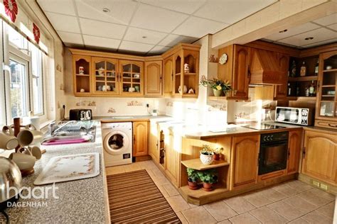 Home » united kingdom » dagenham » florists » four seasons florist. Lower Broad Street, Dagenham 3 bed semi-detached house for ...