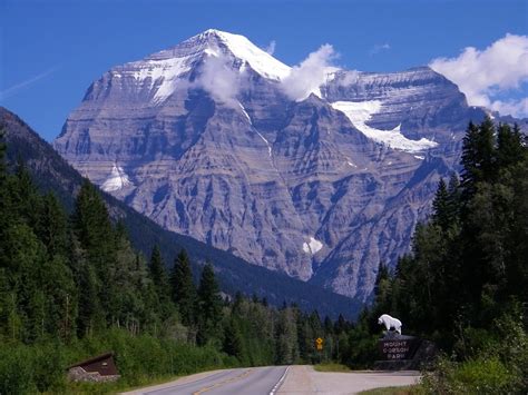 Here Is How Mt Robson Looked From The Deck Behind The Visitor Center