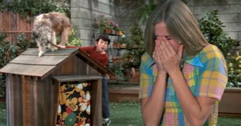 Can You Spot The One Thing Wrong In These Scenes From The Brady Bunch
