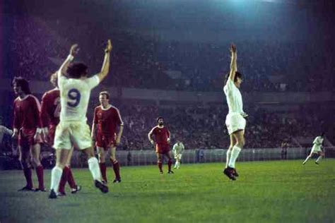 Bayern Munich 2 Leeds Utd 0 In May 1975 In Paris Peter Lorimers Goal