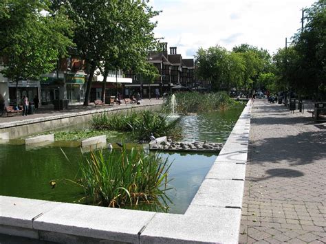 Watford town centre apartment ⭐ , united kingdom, watford, 48a whippendell road: nb Ten Bob Note