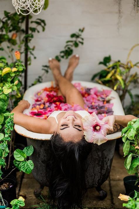 Floral Bath Tub Photo Shoot Hawaii Photographer Vanessa Hicks Photography Milk Bath Photography