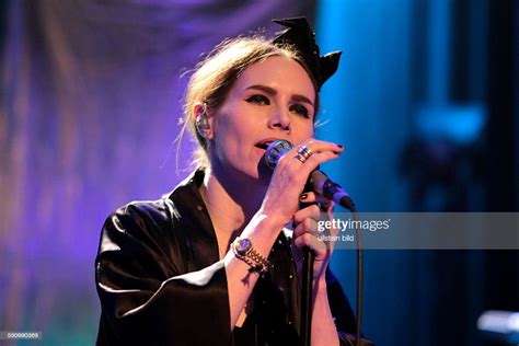 Schwedische Sängerin Nina Persson Gastiert Auf Ihrer Nina News Photo Getty Images