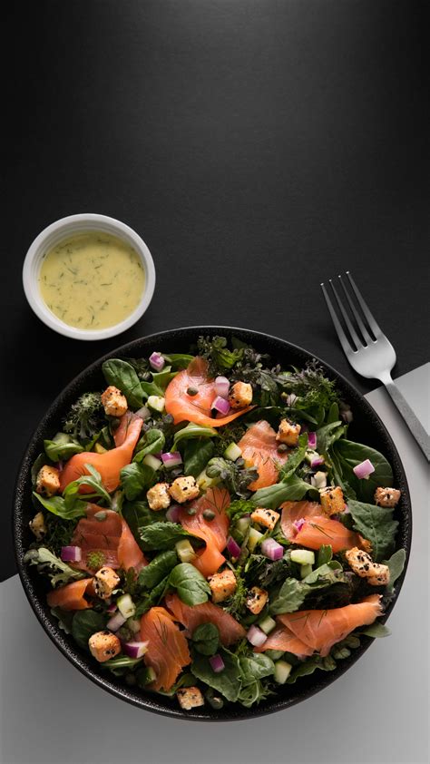 An easy and delicious arugula salad recipe made with baby arugula, smoked salmon, avocado, pear and red onion. Smoked Salmon Salad - Lunch | Manhattan Digest