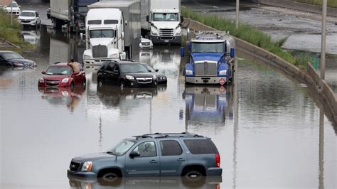 Flooded Metro Detroit Freeways Littered With Abandoned Vehicles After
