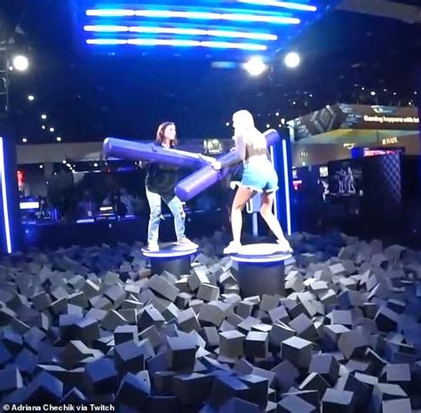 Twitch Streamer Breaks Her Back In Two Places After Jumping Into A Foam Pit At Twitchcon Daily