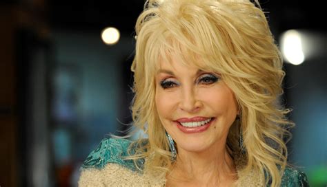 Obama Says Dolly Parton Deserves Presidential Medal Of Freedom