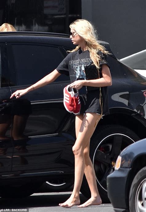 Stella Maxwell Puts On Very Leggy Display In Minuscule Denim Shorts After Enjoying A Manicure