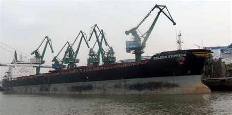 Lomar Shipping Buys Three Panamax Bulkers From Golden Ocean Group