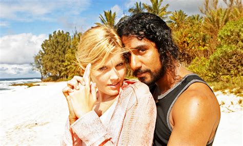 Naveen Andrews And Maggie Grace Lost Tv Show Lost Season 1 Photo