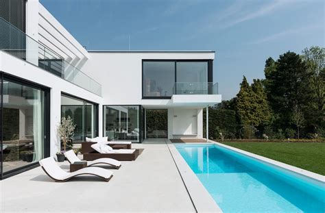 Aktuell bieten wir in gardasee 54 häuser zum verkauf an. Pool moderne häuser von sohoarchitekten modern (mit ...