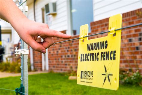 Portable electric fence to protect or contain livestock, poultry, beehives, dogs and gardens. 6 Common Electric Fence Myths…UNCHARGED!