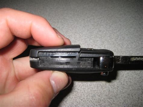 Has anyone figured out how to program a 2007 tahoe/suburban remote / fob??? GM-Chevrolet-Cruze-Key-Fob-Battery-Replacement-Guide-010