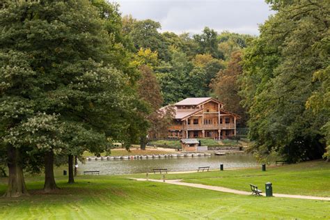 On sunday 11 october 2020, at 10 am, at the kiosk at the carrefour des attelages. Balade au Bois de la Cambre > Bois de la Cambre > Jeux de ...