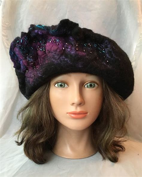 Nunofelt Ooak Beret Black Purple Beretladies Felt Beret Etsy Beret Beautiful Hats Purple