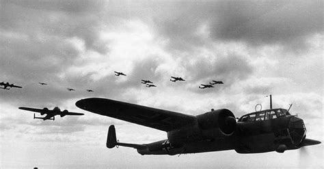 42 Stunning Photos Of The Battle Of Britain Reconnaissance Aircraft